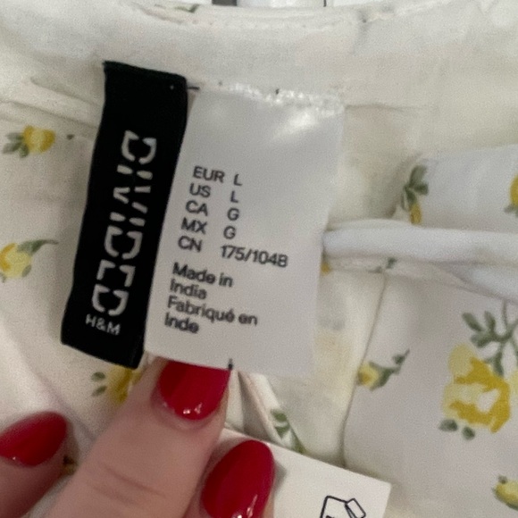 🆕 H&M Divided Summer White and Yellow Floral Dress Sz Large - Picture 4 of 7